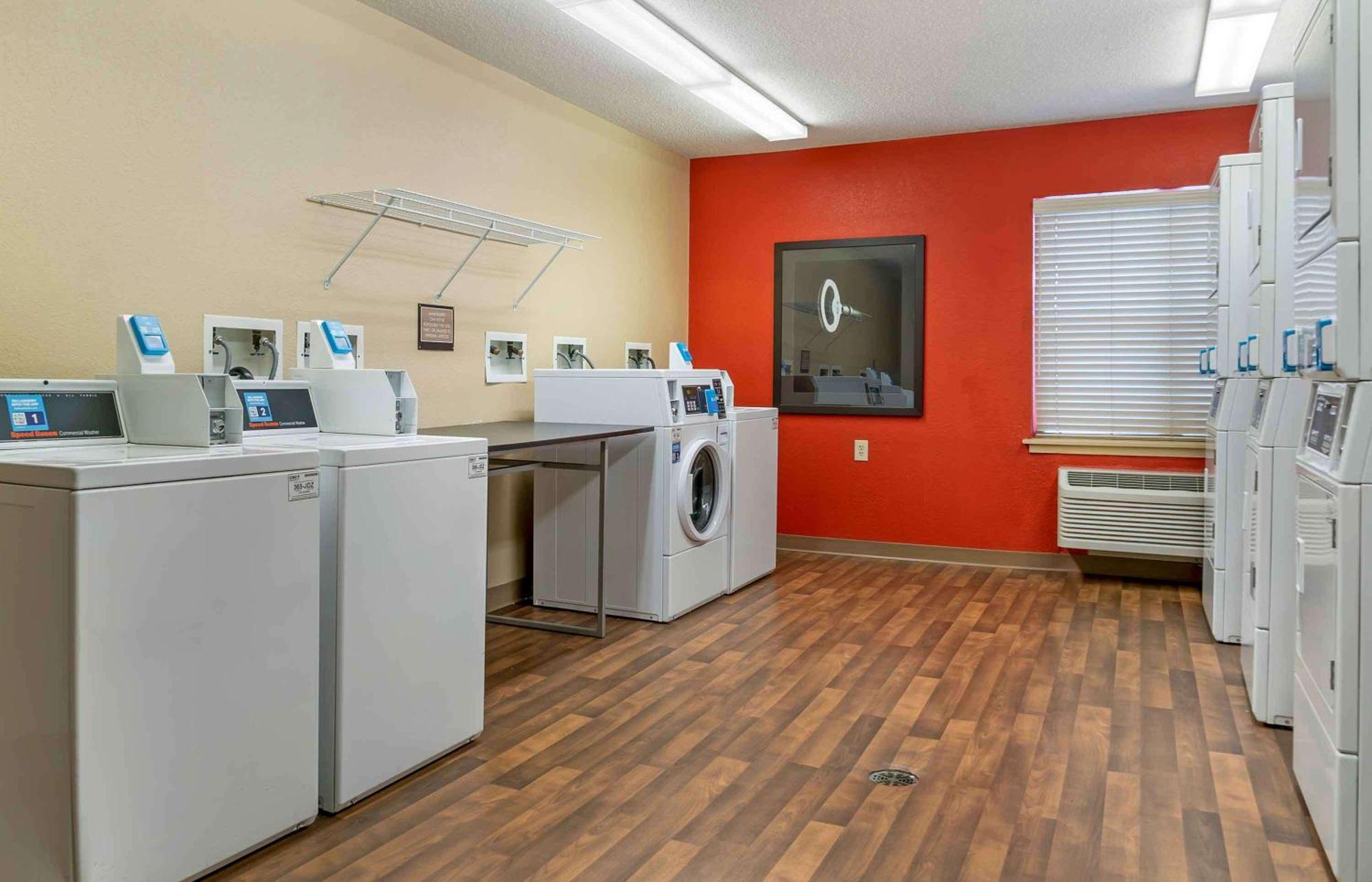 Extended Stay America Suites - Detroit - Madison Heights Buitenkant foto