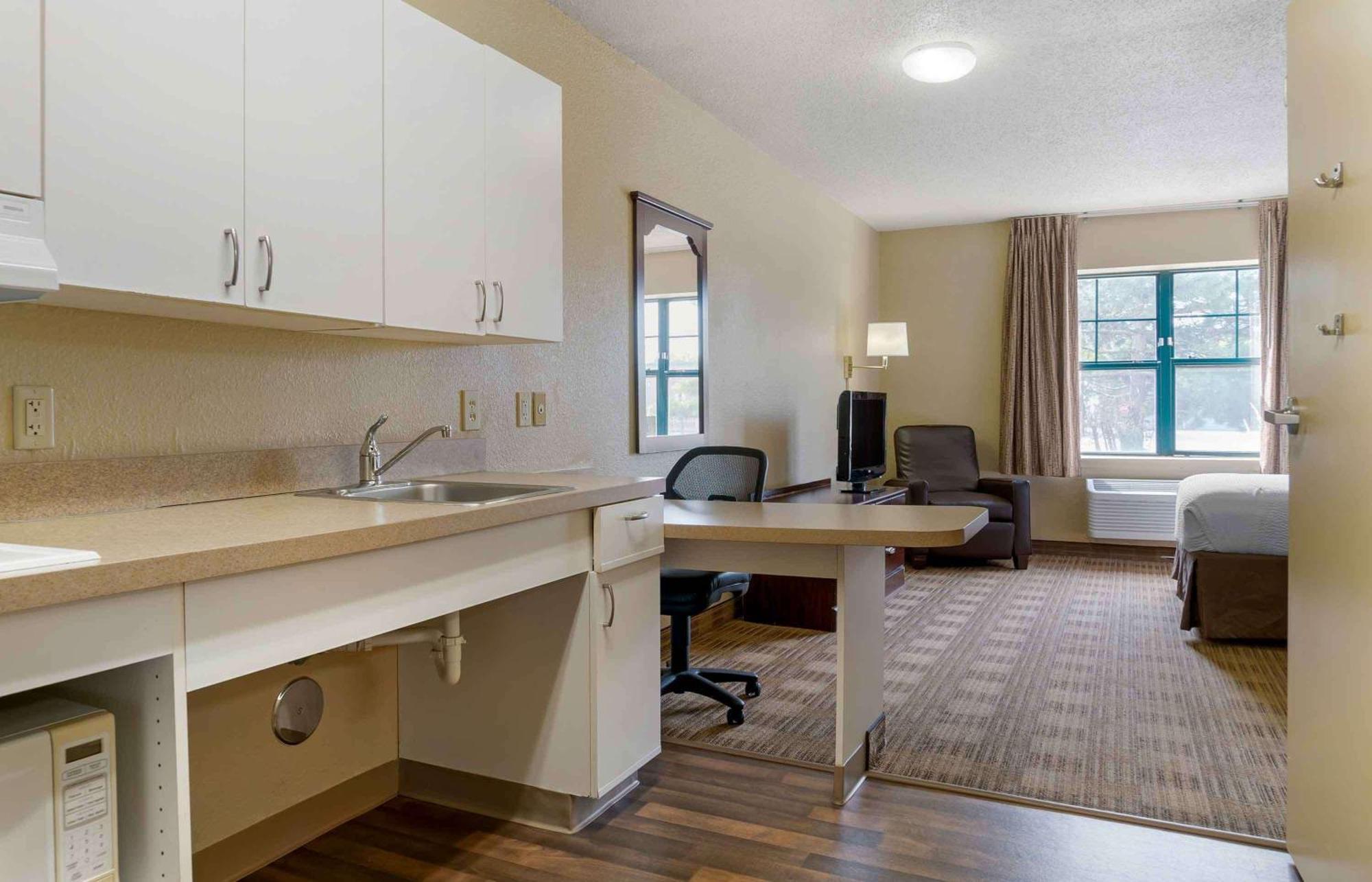 Extended Stay America Suites - Detroit - Madison Heights Buitenkant foto